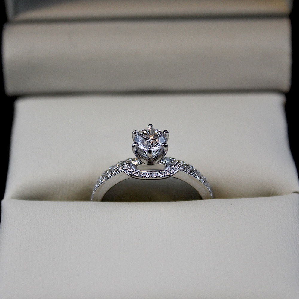 Certified 0.75 CT Diamond ring, with wedding band - Picture 2 of 8